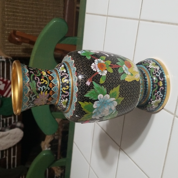 Vase - Picture 2 of 9